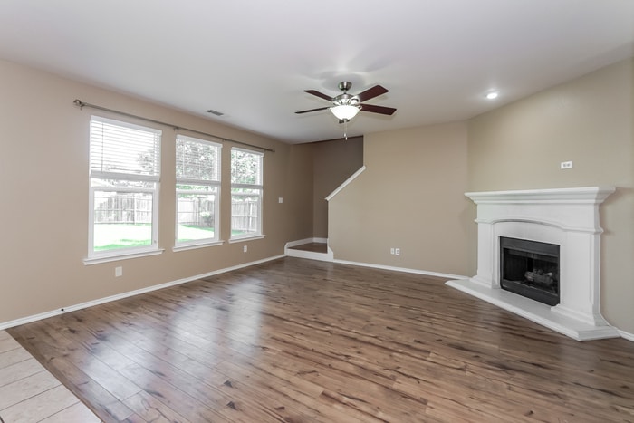 Building Photo - 9865 Gallatin Ln