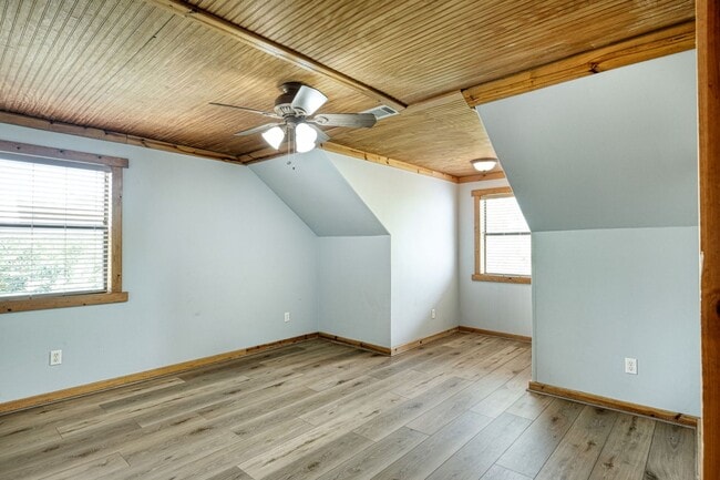 Building Photo - Custom Home with Separate Apartment