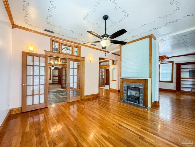 Building Photo - 106 W Wright St