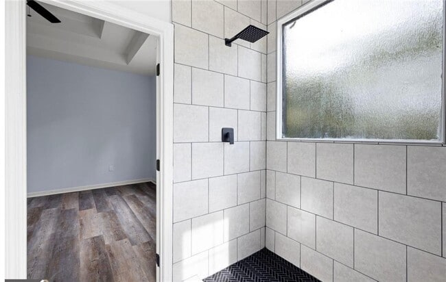 Building Photo - 7089 Wade Rd