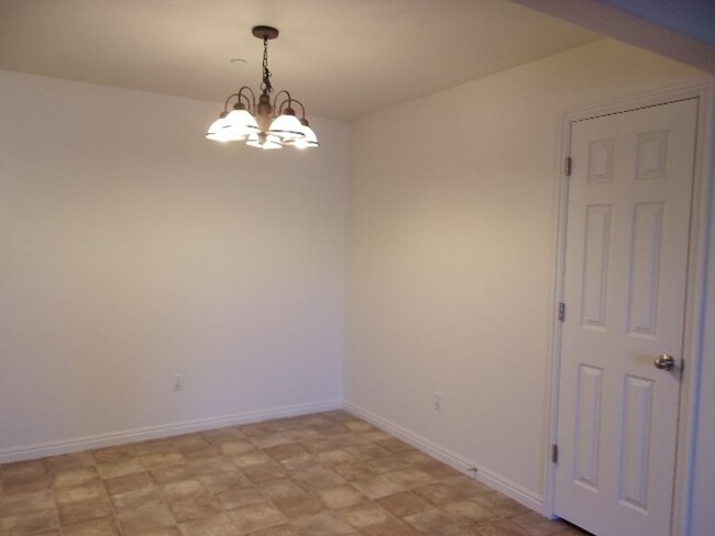 Building Photo - Family Apartment