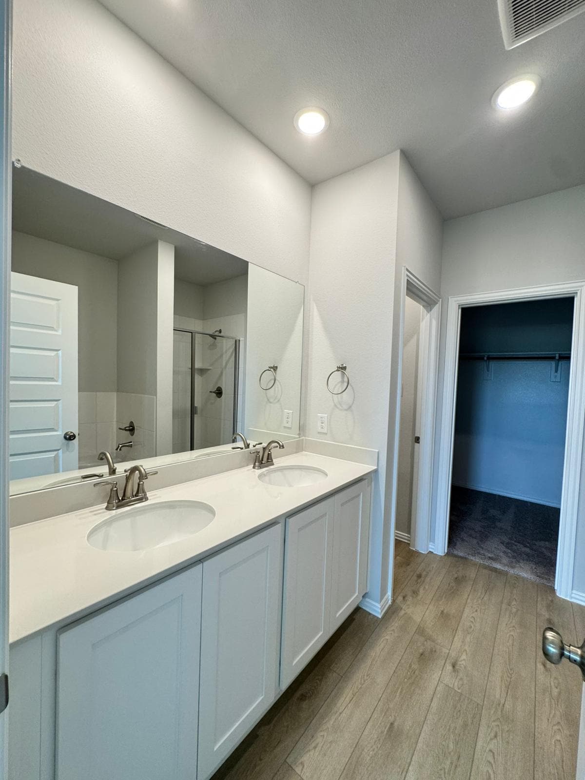 Building Photo - 3500 Kingdom Dr