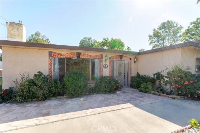 Building Photo - 19026 Keswick St