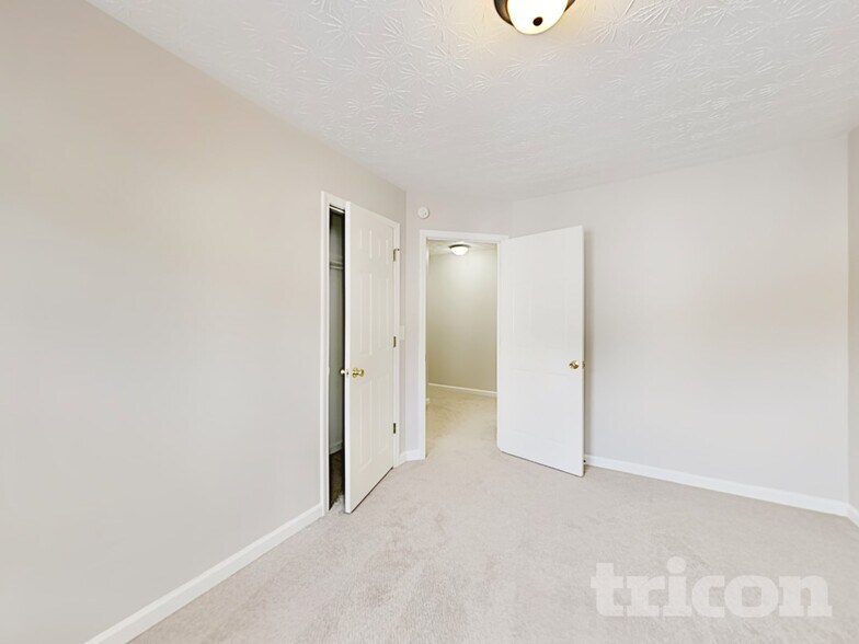 Building Photo - 128 Spring Walk Wy