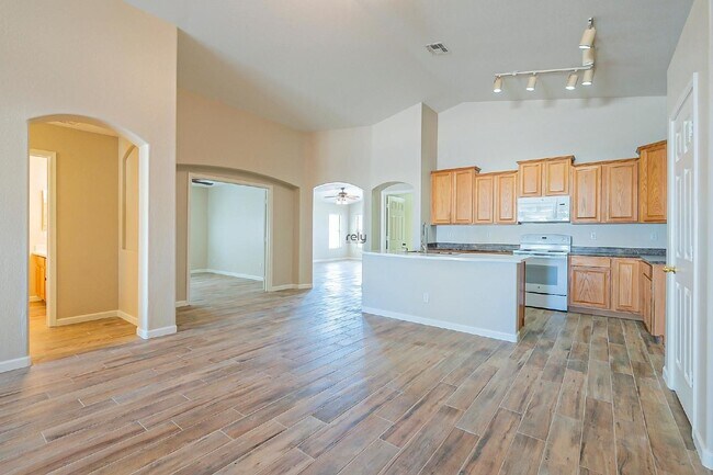 Building Photo - 11570 W Yuma St