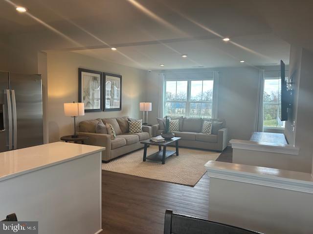 Building Photo - 2562 Laurel Pk Dr