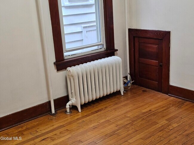 Building Photo - 28 Arcadia Ave