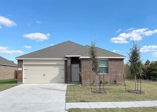 Building Photo - 510 Macdonald Wy