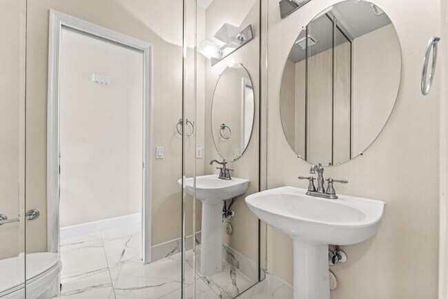 Building Photo - 5872 NW 73rd Ct