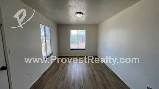 Building Photo - 3 Bed, 2 Bath Apple Valley Home!!!