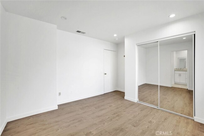 Building Photo - 1117 Linden Ave