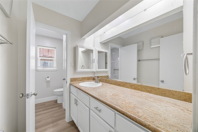 Building Photo - 1815 Millbury Dr