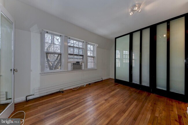 Building Photo - 1518 44th St NW