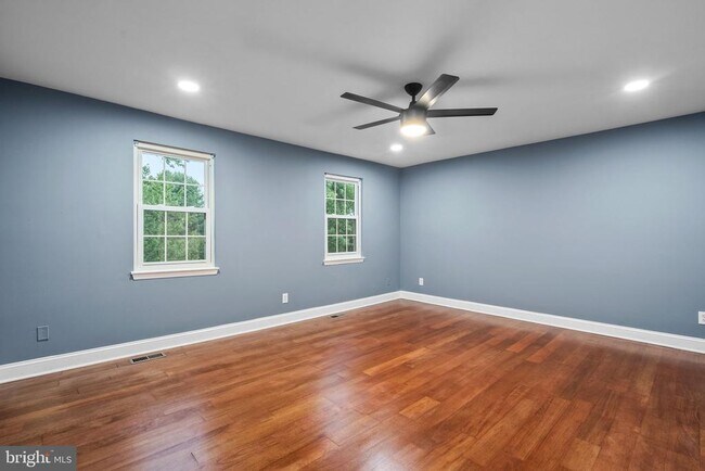 Building Photo - 3004 Piano Ln