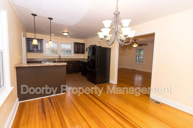 Building Photo - 1123 John Ross Rd