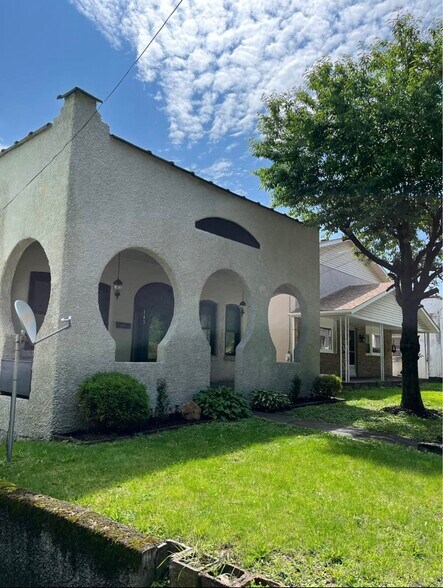 Primary Photo - 143 S 9th St