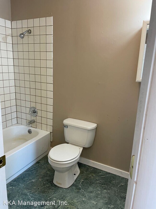 Building Photo - 5 br, 3 bath House - 1579 Rogers