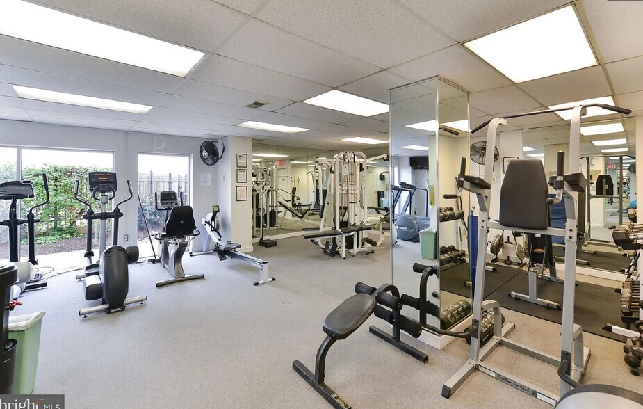 Building Photo - 501 Slaters Ln