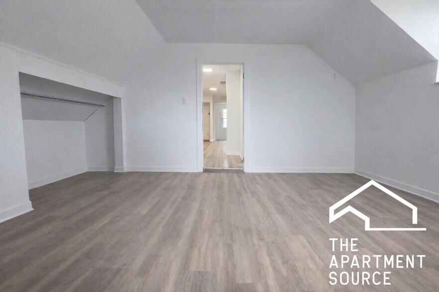 Building Photo - 1626 N Fairfield Ave