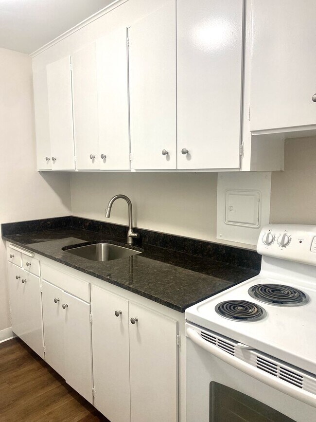 Interior Photo - 700 E Mercer