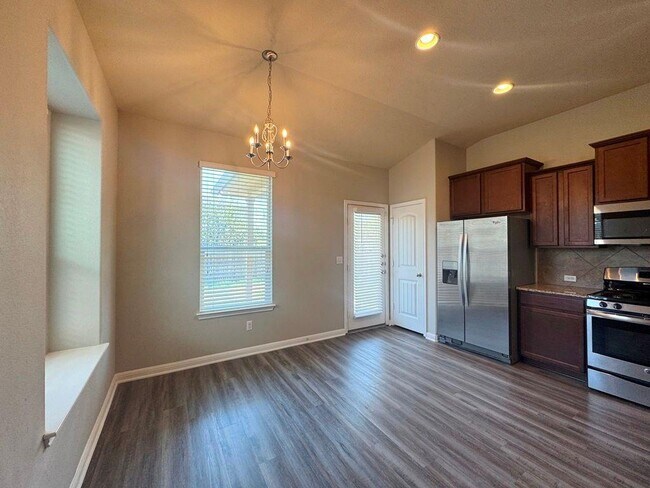 Building Photo - 120 Kingfisher Ln