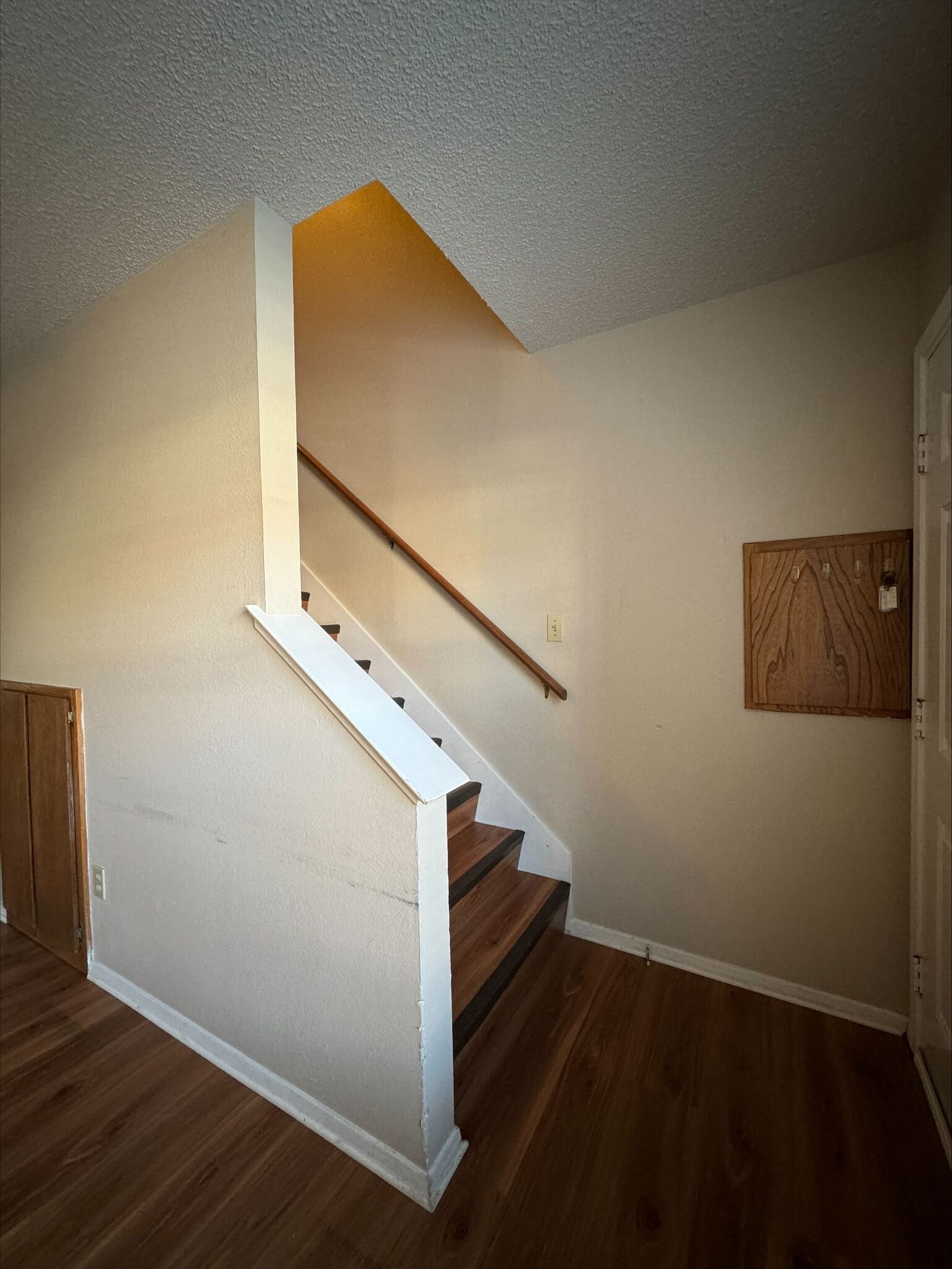 Building Photo - 1227 Dallas Dr