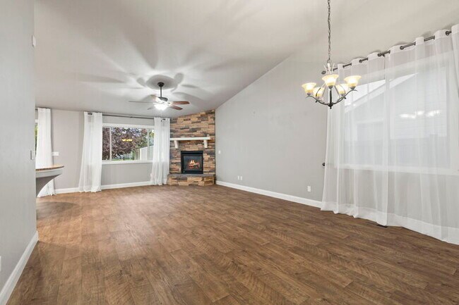 Building Photo - 5070 W Torana Dr