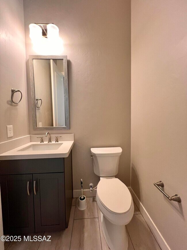 Building Photo - 14205 N Stone View Pl