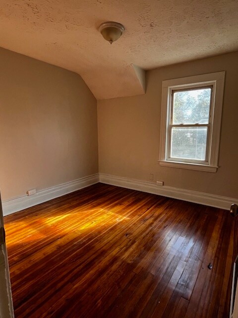 Building Photo - 26 Forester St