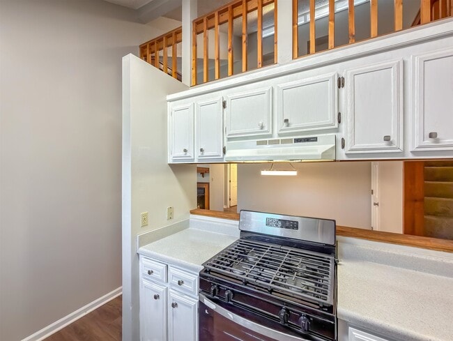 Building Photo - 1556 Twin Lakes Cir