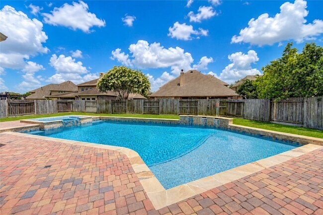 Building Photo - 1335 Altavilla Ln
