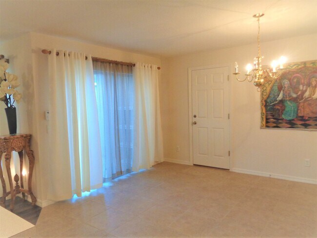 Building Photo - 1636 Pointe W Wy