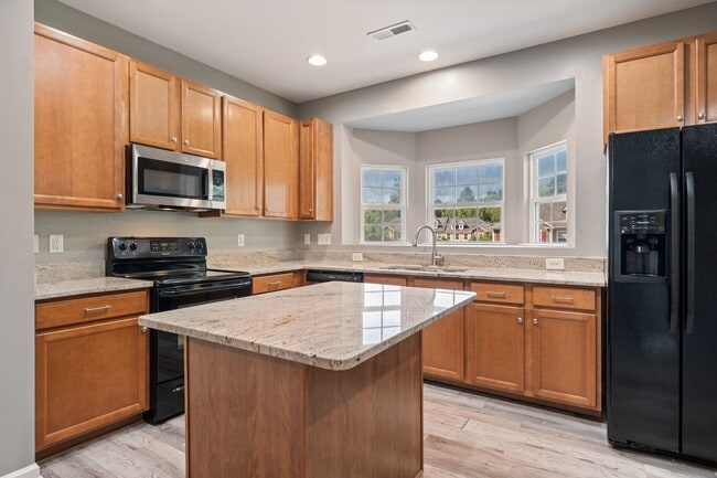 Building Photo - Stunning 3 Story Townhome in South Durham!