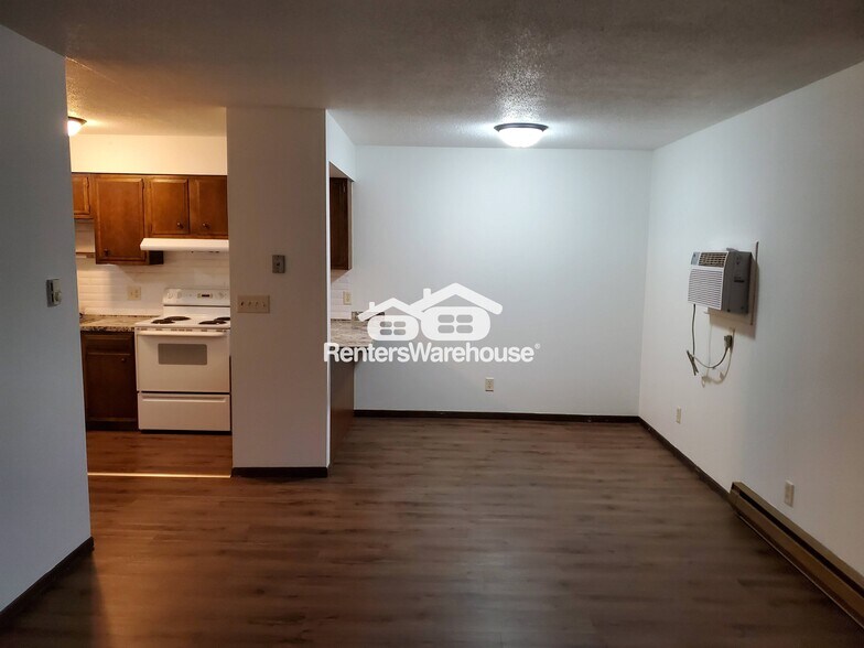 Building Photo - 29 2nd St