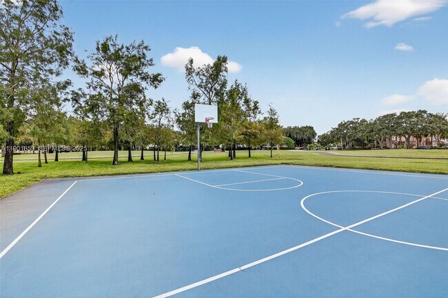 Building Photo - 1002 NW 105th Ave