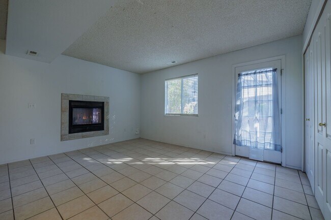 Building Photo - 5108 Hawk Springs Dr