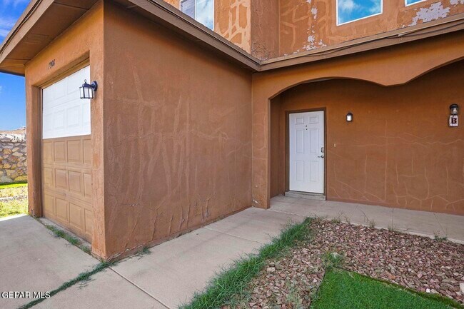 Building Photo - 7908 Mt Latona Dr