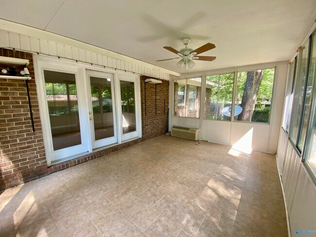 Building Photo - 1016 Arnold Rd