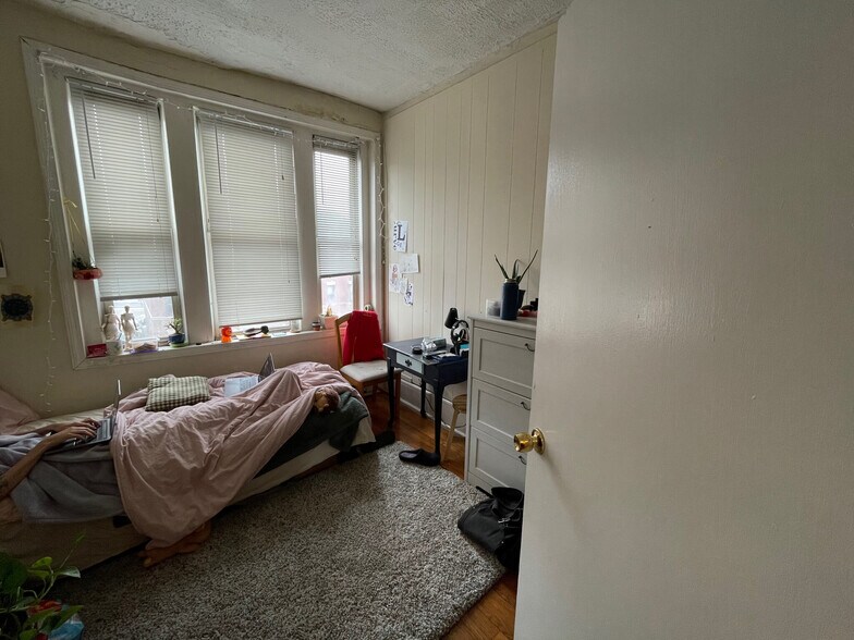 Building Photo - 881 Huntington Ave