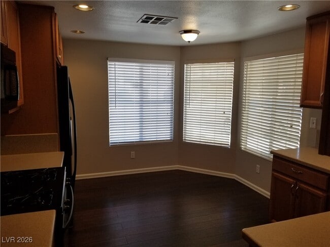 Building Photo - 305 Windmere St