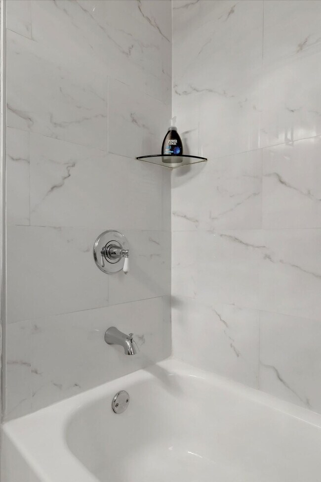 Building Photo - 4213 E Yukon St