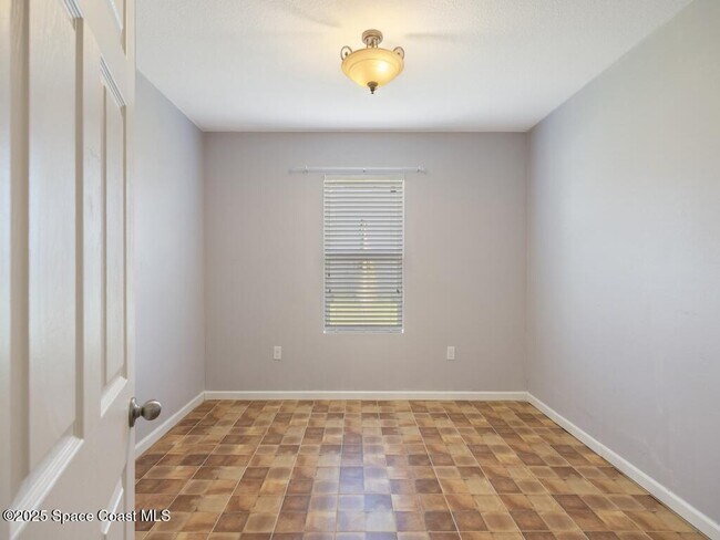 Building Photo - 1440 Lexington Square SW