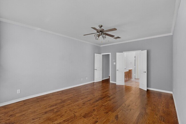 Building Photo - Spacious 4-Bedroom Home with Bonus Room and Large Backyard in Caruth Lake