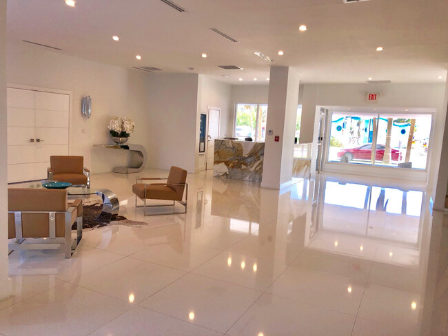 Building Photo - 6450 Collins Ave