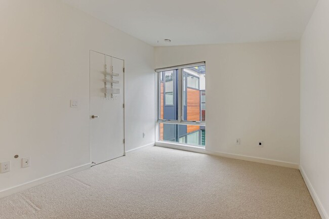 Building Photo - or Rent – Award-Winning Lair Hill Architec...