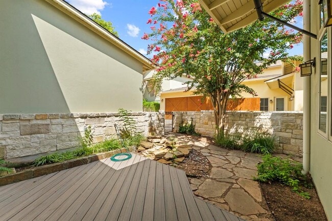 Building Photo - 3810 Ridgelea Dr