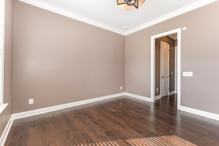 Building Photo - 6225 Majesty Ct