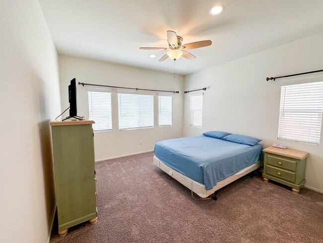 Building Photo - COMING SOON! * RARE OPPORTUNITY * SENIOR (55+) ROOM FOR RENT IN PRISTINE GATED COMMUNITY IN MENIFEE!