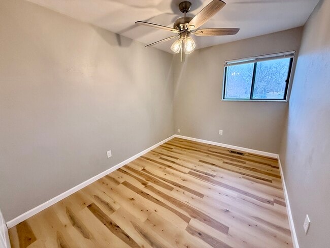 Building Photo - 204 W Wesley Dr