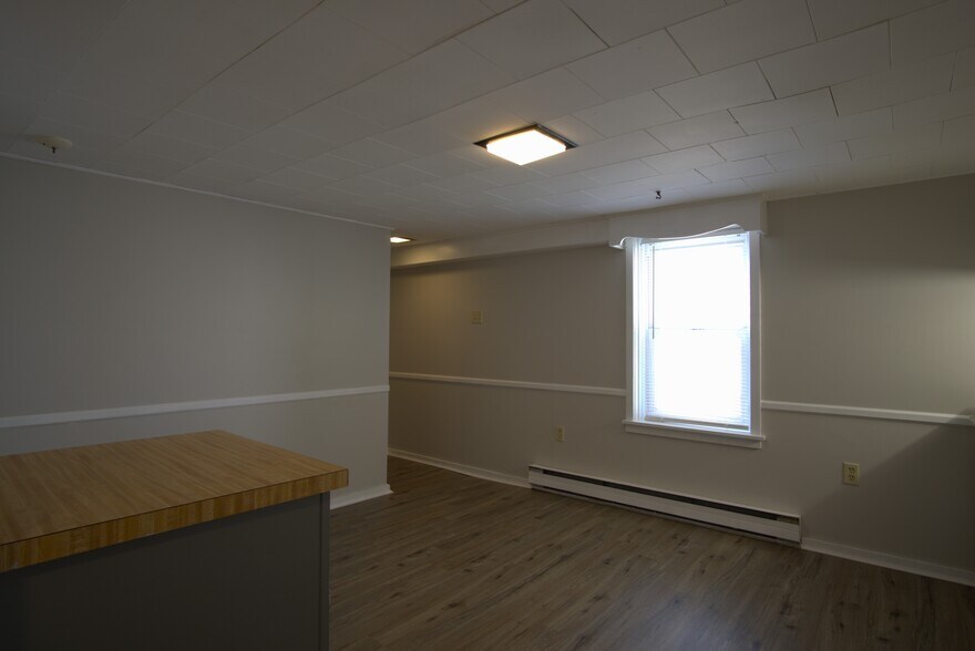 Eat-in Kitchen - 106 North St